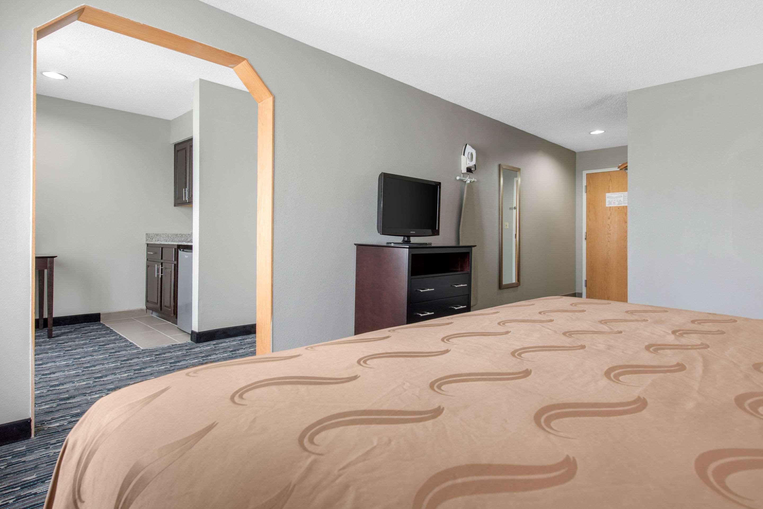 Quality Inn & Suites Brownsburg - Indianapolis West Buitenkant foto