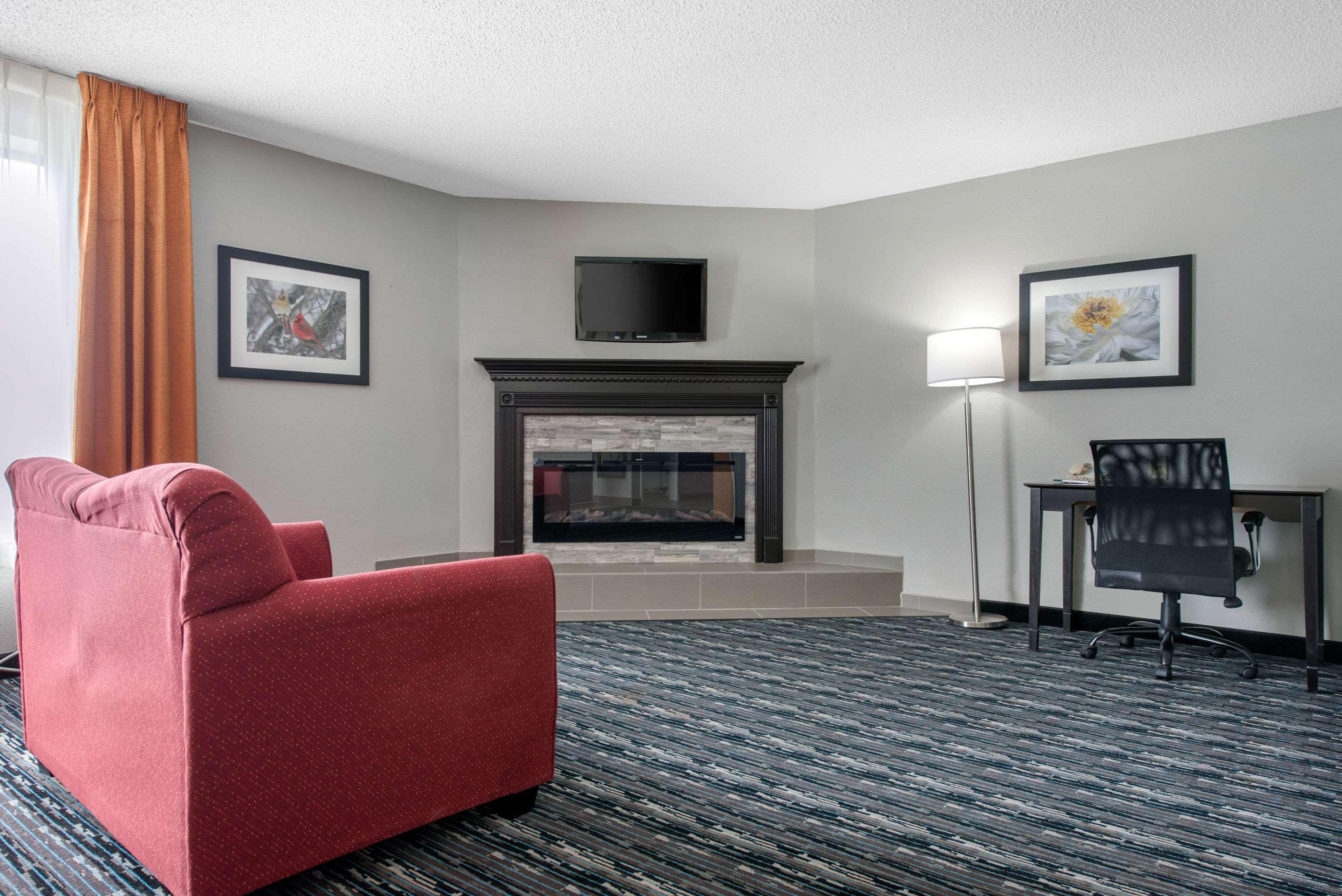 Quality Inn & Suites Brownsburg - Indianapolis West Buitenkant foto