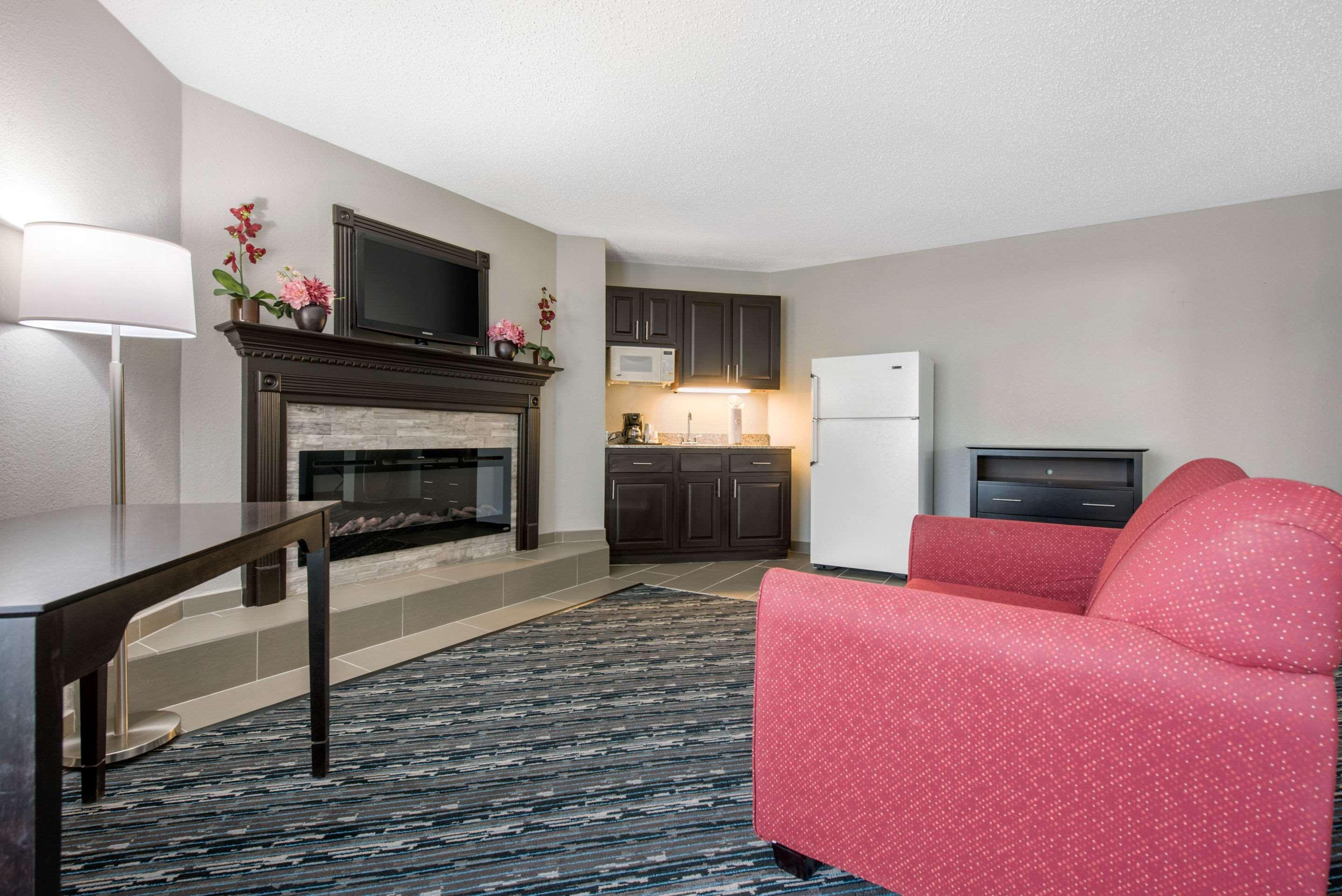 Quality Inn & Suites Brownsburg - Indianapolis West Buitenkant foto
