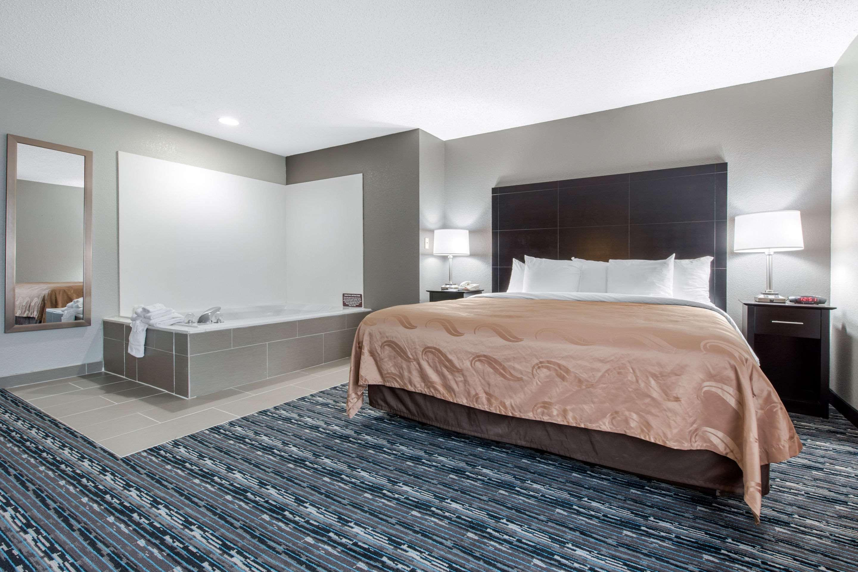 Quality Inn & Suites Brownsburg - Indianapolis West Buitenkant foto