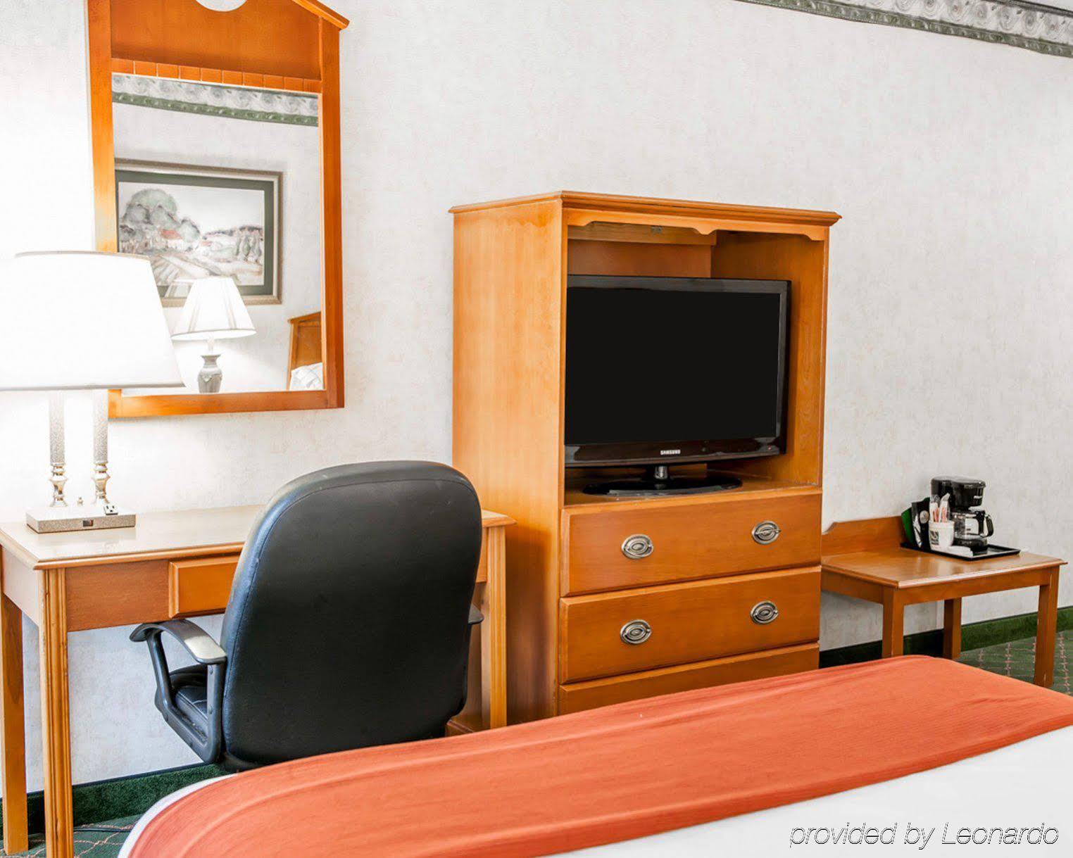 Quality Inn & Suites Brownsburg - Indianapolis West Buitenkant foto