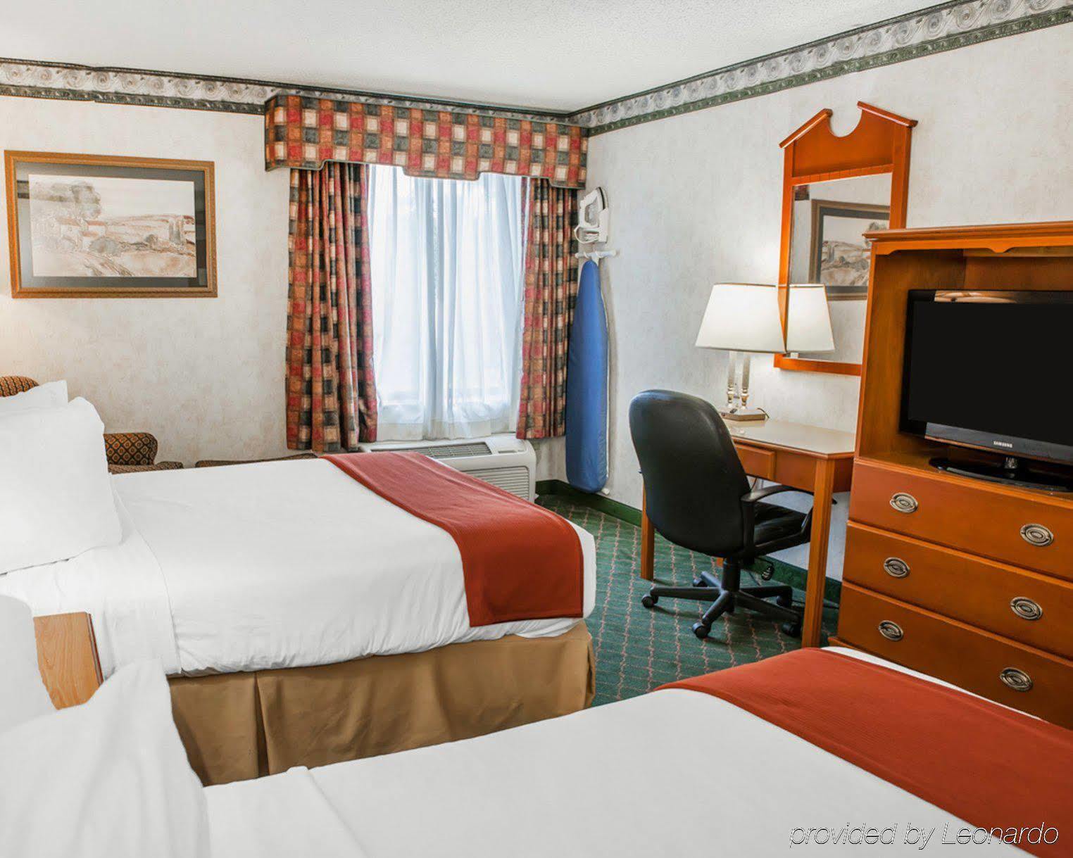 Quality Inn & Suites Brownsburg - Indianapolis West Buitenkant foto