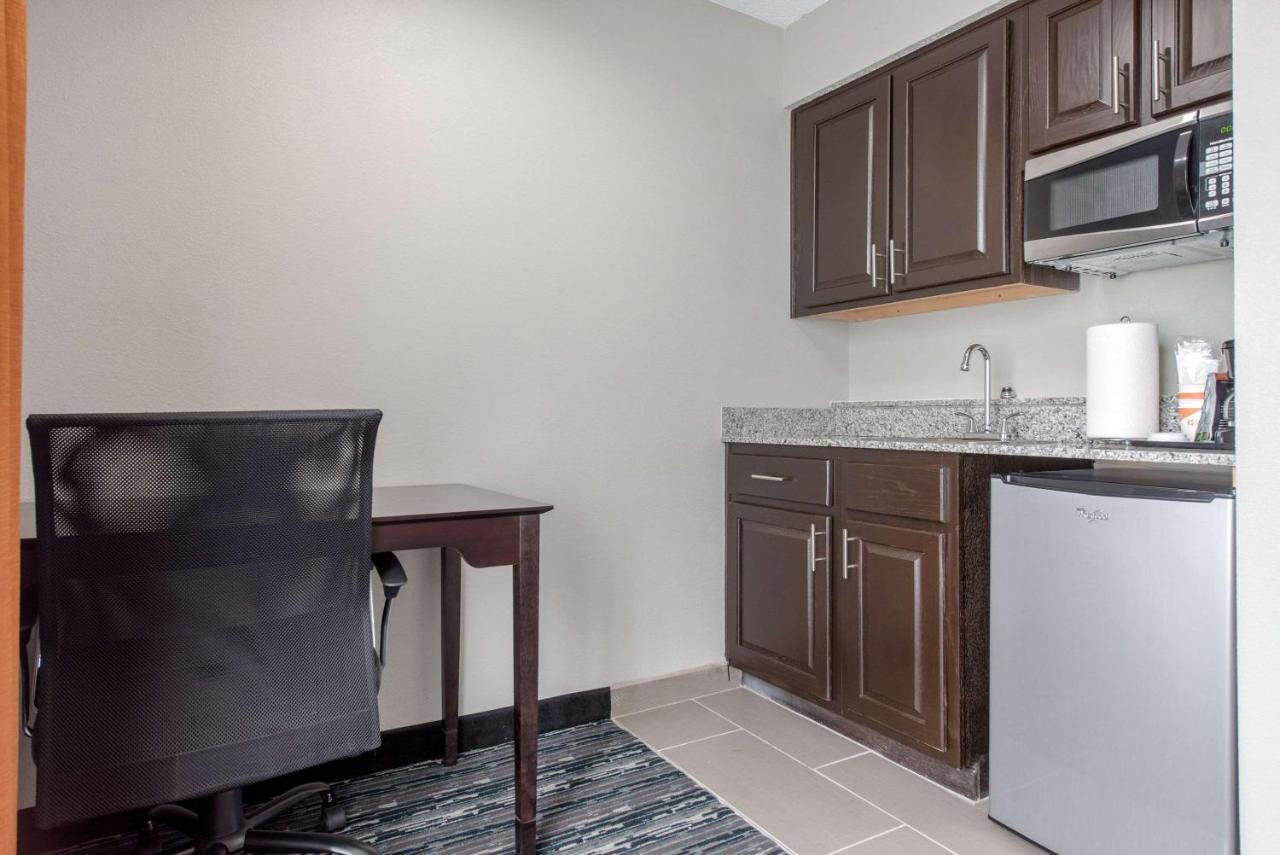 Quality Inn & Suites Brownsburg - Indianapolis West Buitenkant foto